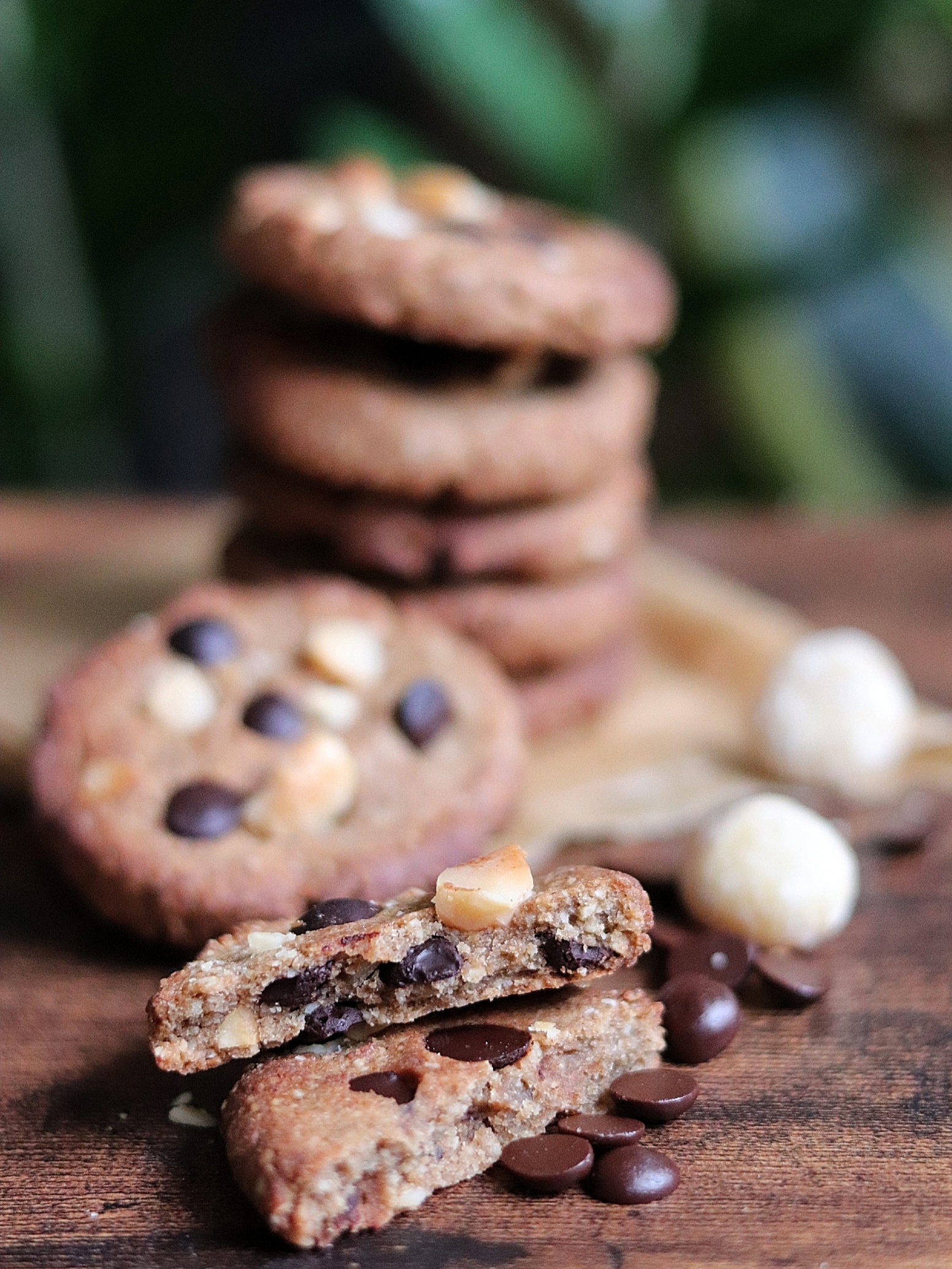Cookies chocolat noir et noix de macadamia au sel de Guérande, sarrasin et sucre de coco, sans gluten, vegan, à IG bas
