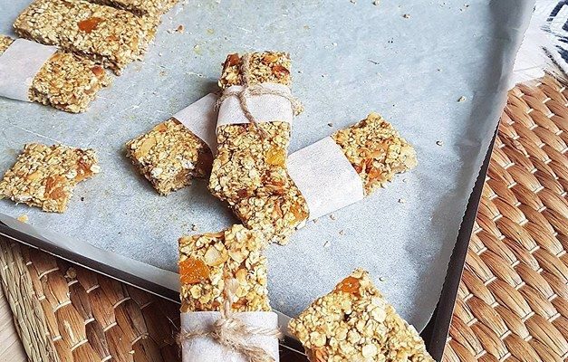 Barres de céréales ou Granola bars abricots amandes