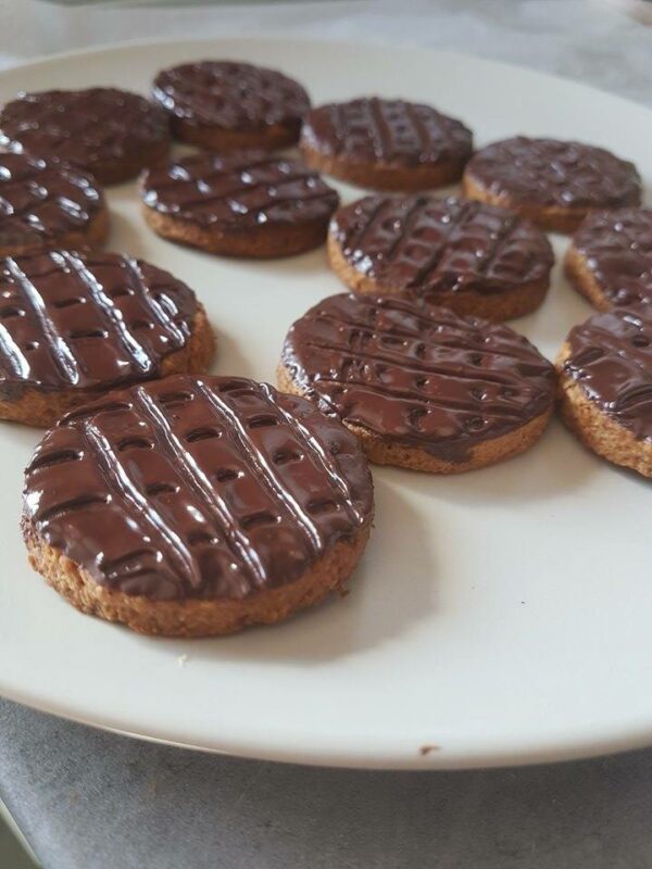 Biscuits Granola maison au chocolat noir, sains et vegan By Flora B