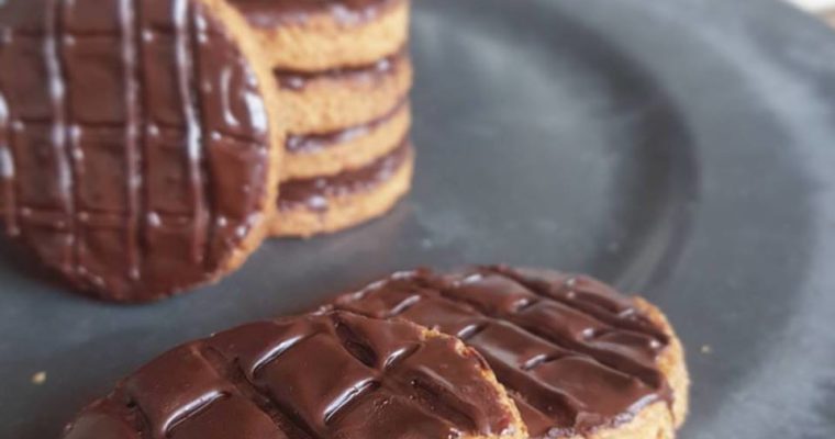 Biscuits Granola maison au chocolat noir, sains et vegan