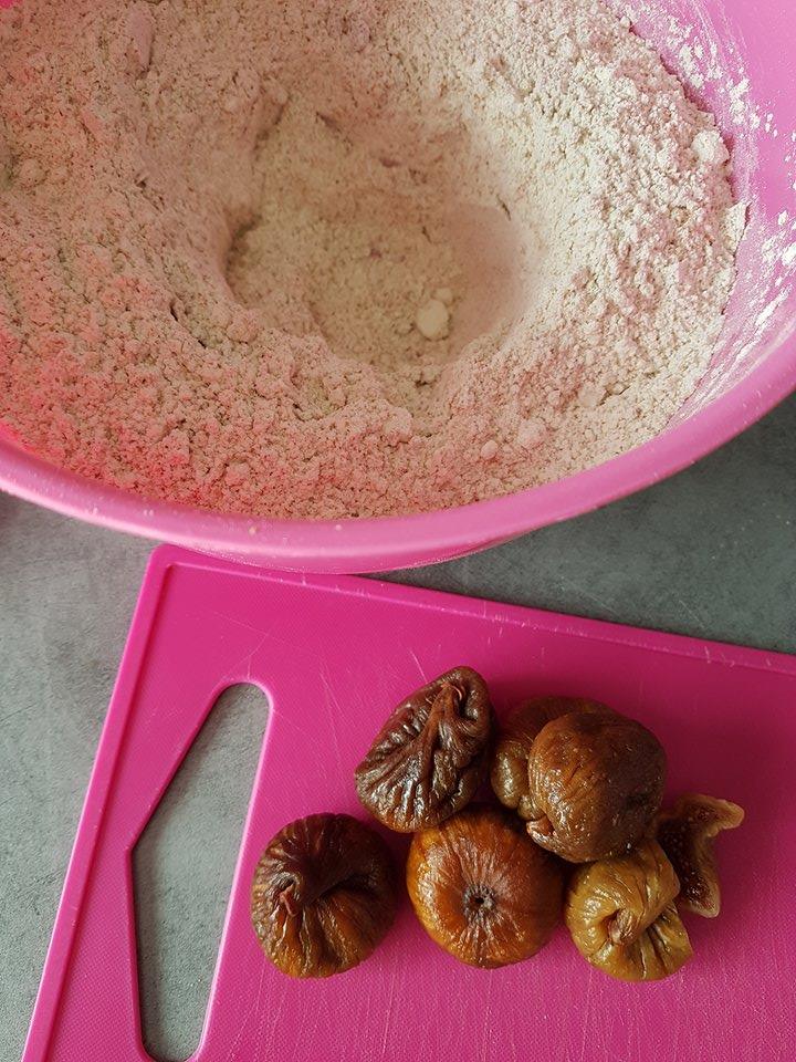 Pain De Mie Complet Aux Figues, Farine De Blé Complète Et D’épeautre ...