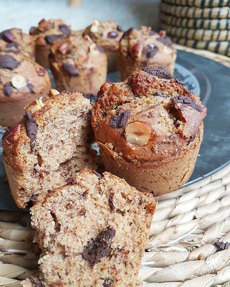 Muffins vegan à la noisette, sarrasin et chocolat noir, sans sucres ni matières grasses ajoutés