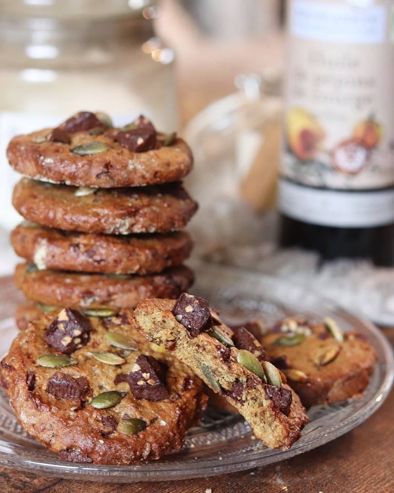 Cookies vegan aux graines de courge, chocolat noir et fleur de sel