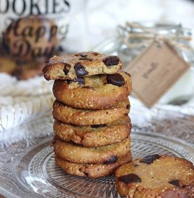 Cookies à la farine de pois chiches et chocolat noir (vegan et sans gluten, sans sucres ajoutés et à IG bas, allégés en matières grasses)