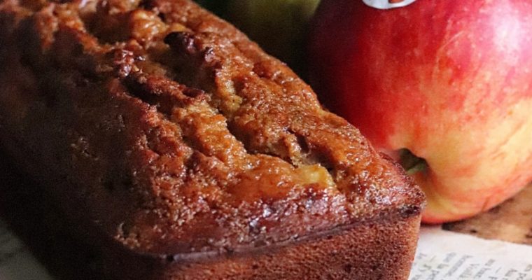 Cake pomme, poire et cannelle sans matières grasses ajoutées et peu sucré