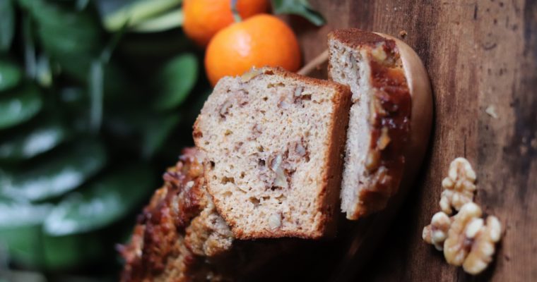 Cake aux noix, miel et clémentine. Sans MG ajoutées, sans sucres ajoutés, sans lactose.